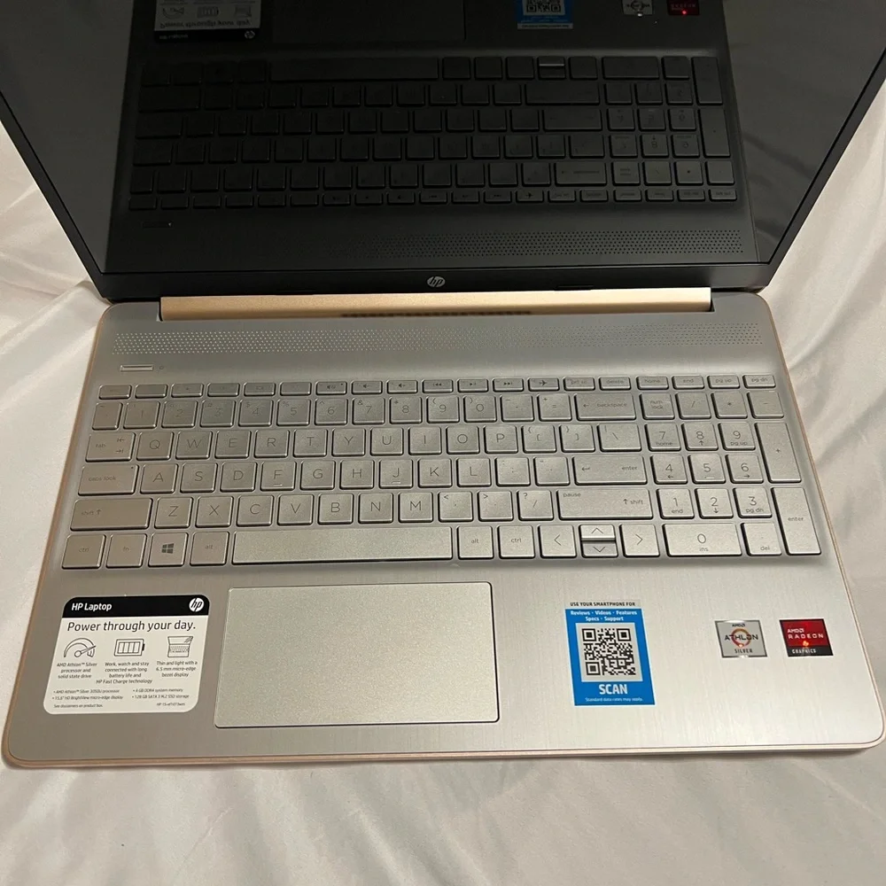 Like new HP Laptop 15-ef1073wm Rose Gold